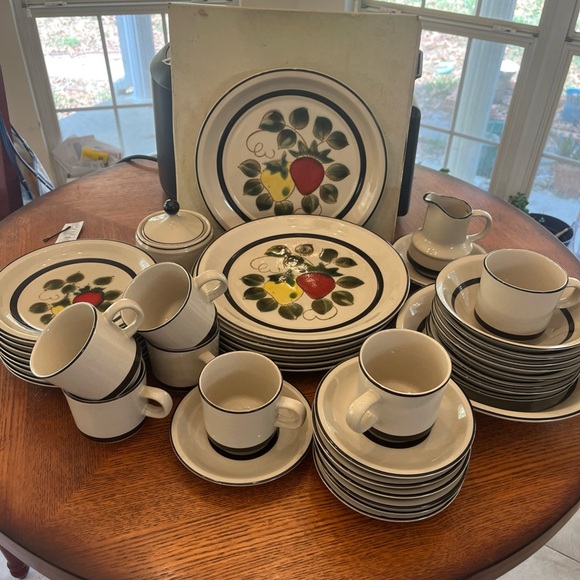 Fruit Pattern Dinnerware Set - Picture 1 of 5